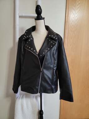 White Mark NWT Faux Leather Jacket Black Sz 2X